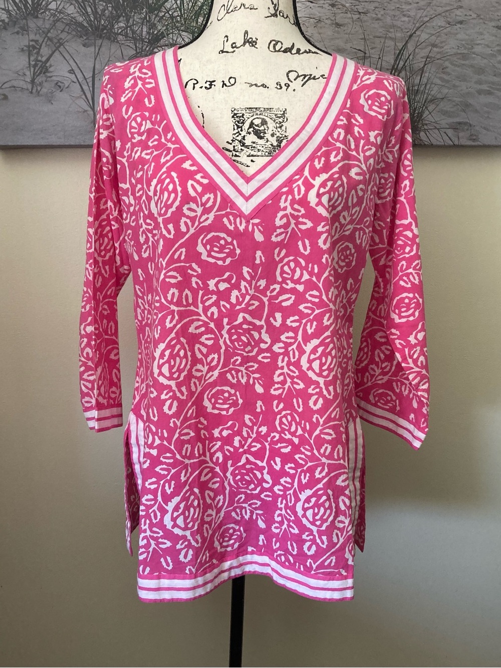 Gretchen Scott Designs V-neck pink & white floral cotton tunic, size medium